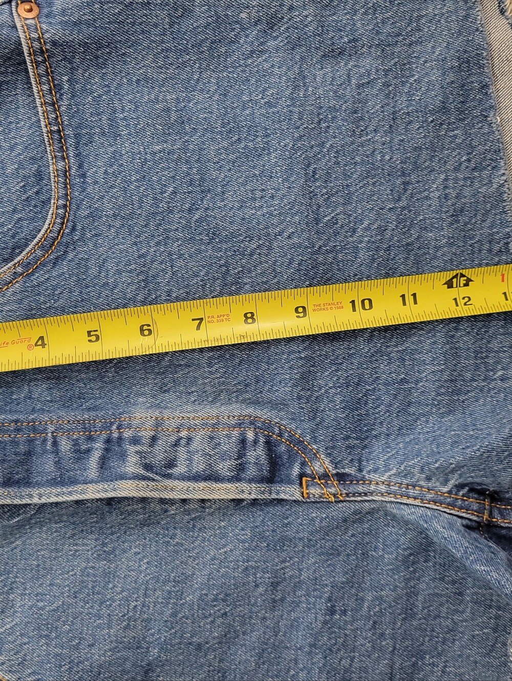 Levi's 501 High Rise Distressed Cutoff Denim Shorts Medium Wash Size 32w - Picture 6 of 9